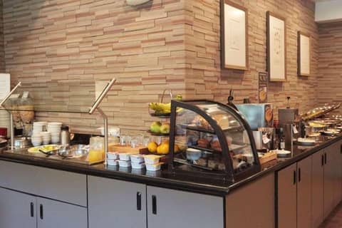 Radisson Hotel Portland Airport — photo 9
