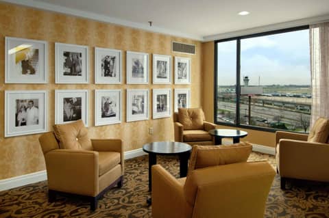 Hilton St. Louis Airport — lounge