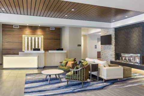 Fairfield Inn & Suites by Marriott Minneapolis North/Blaine — recepcion & lobby