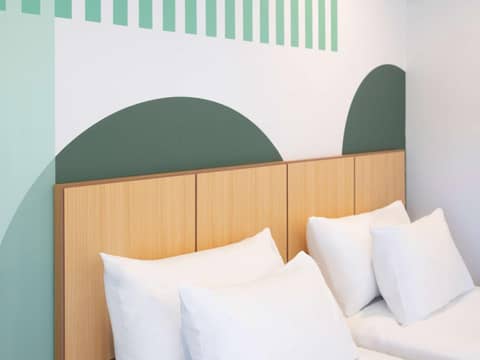 ibis Styles Sydney Central — hotel room