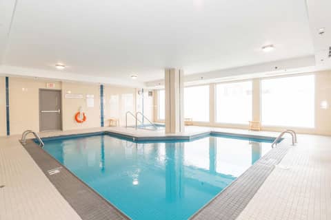 Sandman Signature Toronto Airport Hotel — photo 4