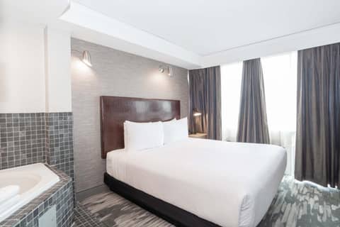 Sandman Signature Toronto Airport Hotel — photo 8