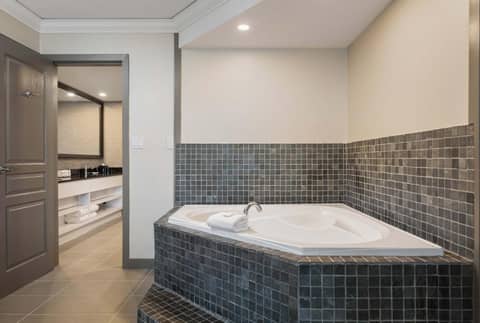 Sandman Signature Toronto Airport Hotel — photo 9
