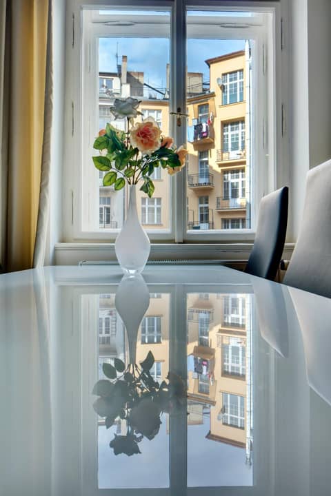 Old Town Square Apartments — hotel room