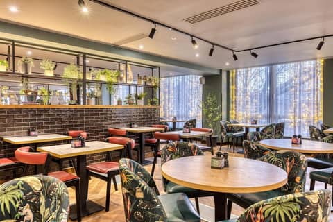 Premier Inn Glasgow Stepps - M80 J3 — photo 7