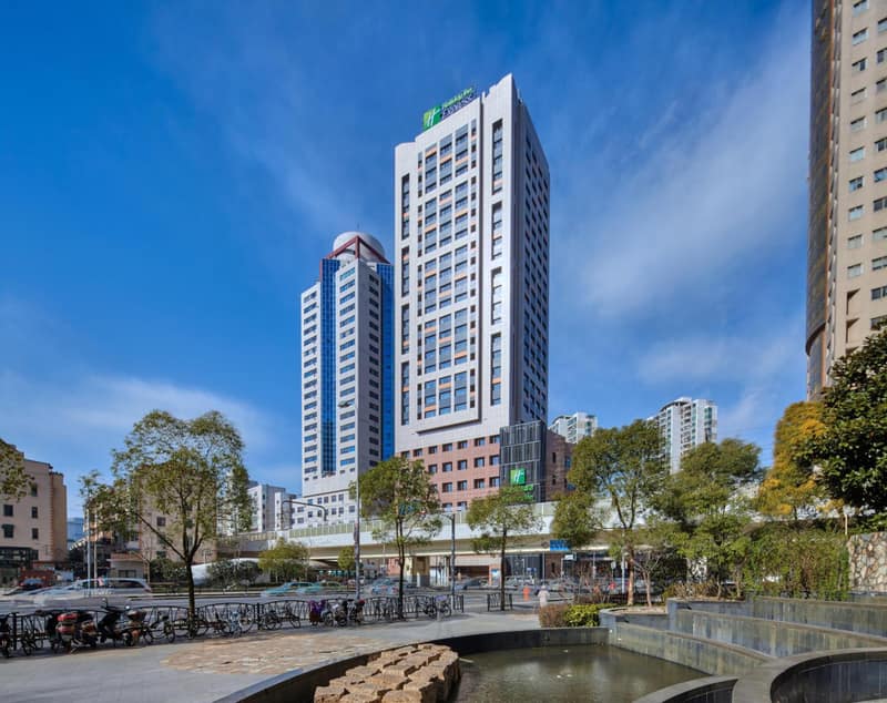 Holiday Inn Express Shanghai Zhenping by IHG — building