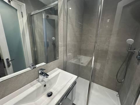 Arran House Hotel — bathroom