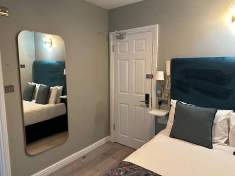 Arran House Hotel — hotel room