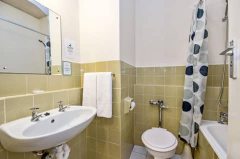 Gardens Centre Holiday Apartments — photo 9