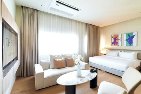 The One Hotel Bay Breeze Pattaya — hotel room