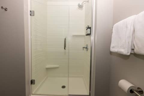 Avid Hotels - Denver Airport Area by IHG — photo 9