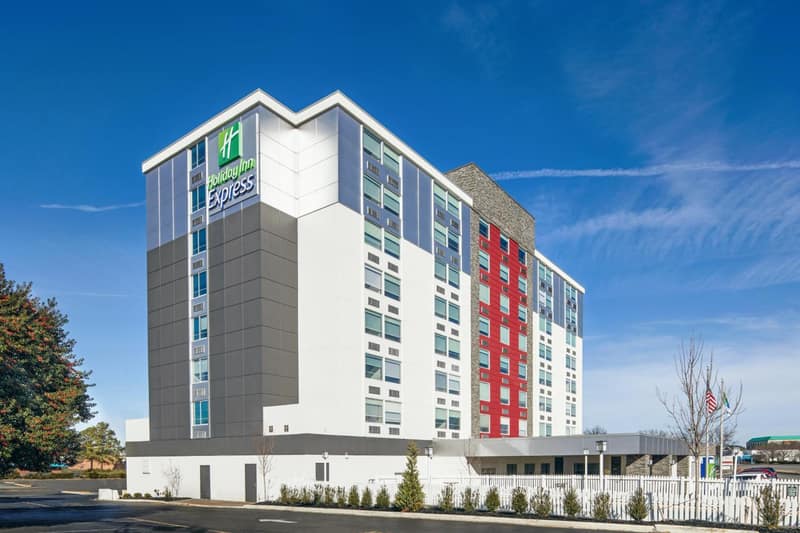 Holiday Inn Express Richmond - Midtown by IHG — building