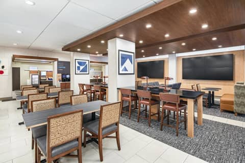 Holiday Inn Express Richmond - Midtown by IHG — photo 8