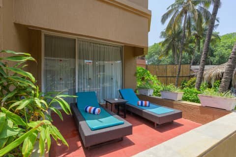 Whispering Palms Beach Resort — photo 4