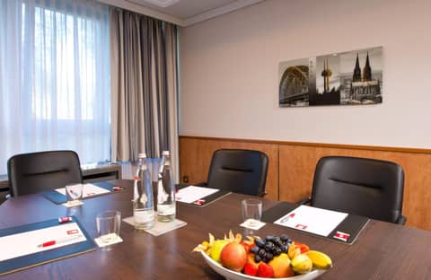 Leonardo Hotel Köln Bonn Airport — photo 9