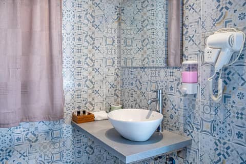 GreRos H. Rooms Napoli Centro by Clapa Group Dislocated Hospitality — photo 4