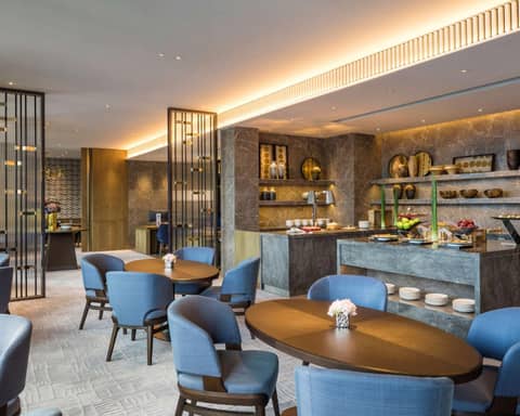 Hyatt Centric Victoria Harbour — dining