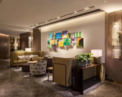 Hyatt Centric Victoria Harbour — lounge