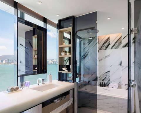 Hyatt Centric Victoria Harbour — bathroom