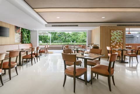 Adelphi Grande Sukhumvit — dining