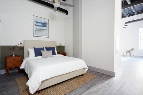 Kasa Altmayer Savannah — hotel room