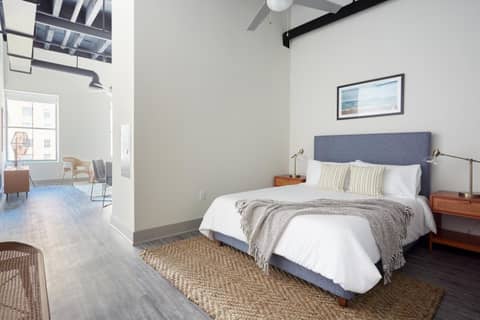 Kasa Altmayer Savannah — hotel room