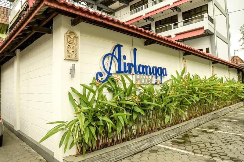 Airlangga Hotel — building