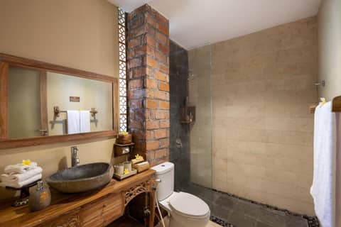 Kailash Suites by GenuineHost — bathroom