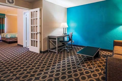 Travelodge by Wyndham San Antonio Downtown Northeast — hotel room