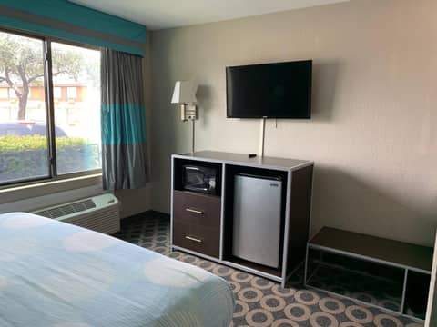 Travelodge by Wyndham San Antonio Downtown Northeast — photo 7