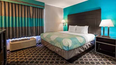 Travelodge by Wyndham San Antonio Downtown Northeast — photo 8
