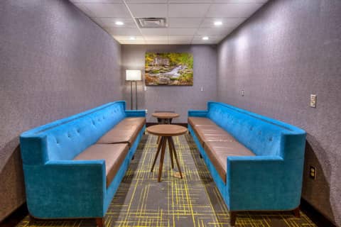 Hampton Inn & Suites Cleveland-Airport/Middleburg Heights — photo 3