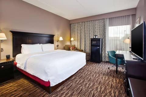 Hampton Inn & Suites Cleveland-Airport/Middleburg Heights — photo 8