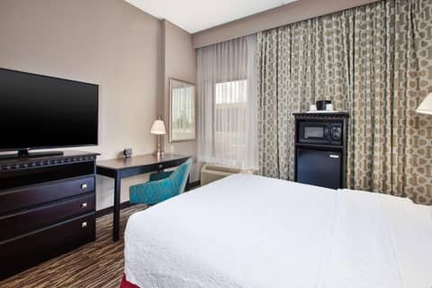 Hampton Inn & Suites Cleveland-Airport/Middleburg Heights — photo 9