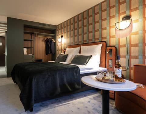 The Home Hotel — bedroom