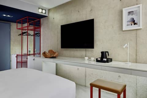 the Deutz, a Tribute Portfolio Hotel — photo 2
