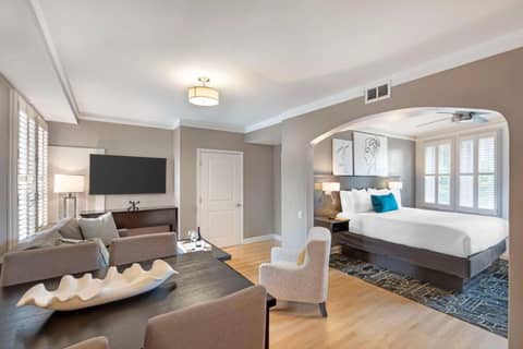 Best Western Plus Hawthorne Terrace Hotel — hotel room