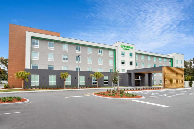 Wyndham Garden Orlando Airport - Free Airport Shuttle - PARK N' FLY Available — building