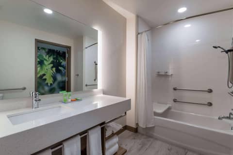 Wyndham Garden Orlando Airport - Free Airport Shuttle - PARK N' FLY Available — photo 8