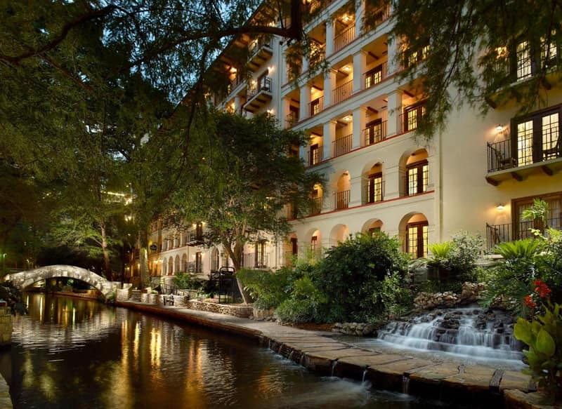 Omni La Mansion del Rio — building