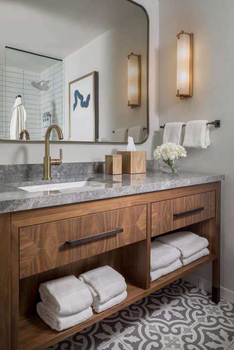 Omni La Mansion del Rio — bathroom