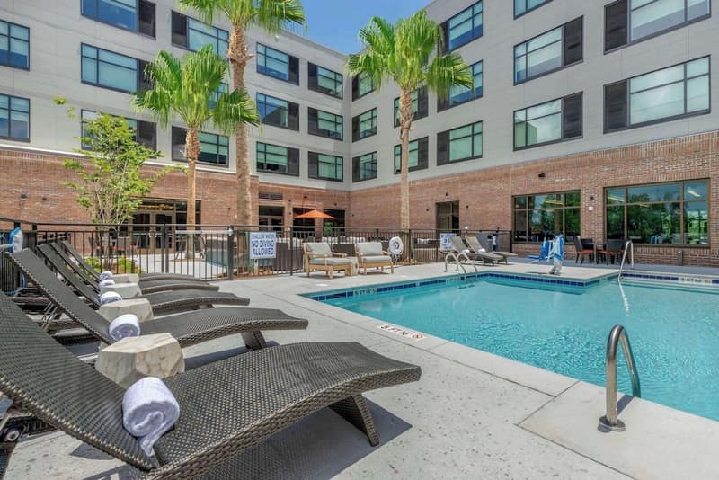 DoubleTree by Hilton Charleston Riverview — photo 1