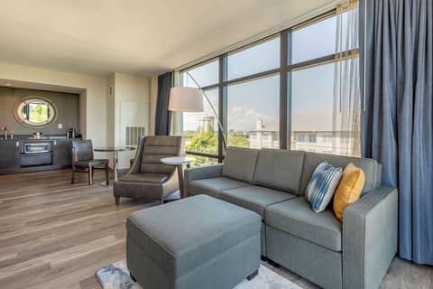 DoubleTree by Hilton Charleston Riverview — photo 7