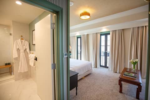 The Palmetto Hotel — hotel room