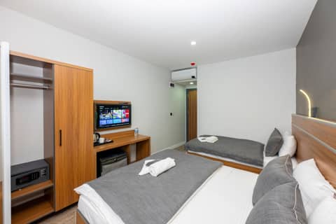 mayza otel — hotel room