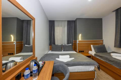mayza otel — hotel room