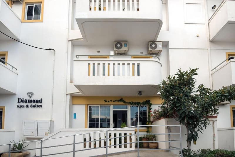 Diamond Apartments & Suites — building