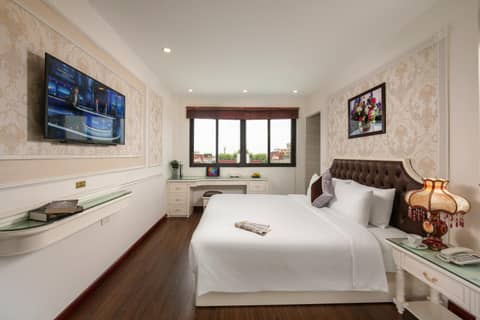 TrangTrang Boutique Hotel — hotel room