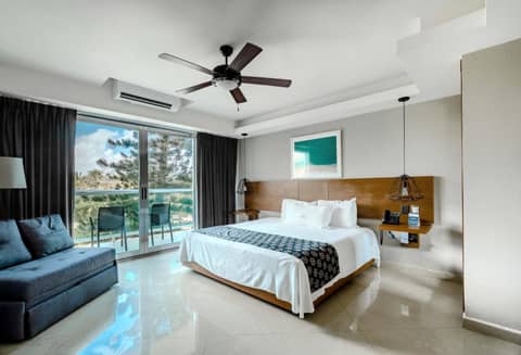 Ocean Dream Cancun by GuruHotel — hotel room