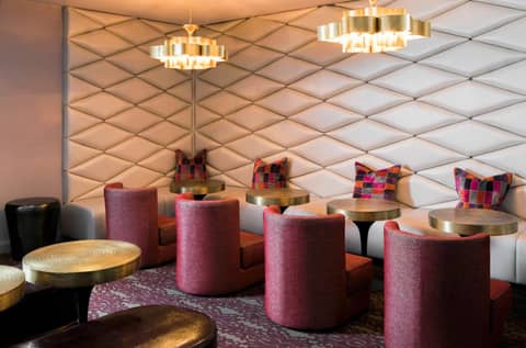 Charlesmark Hotel — lounge